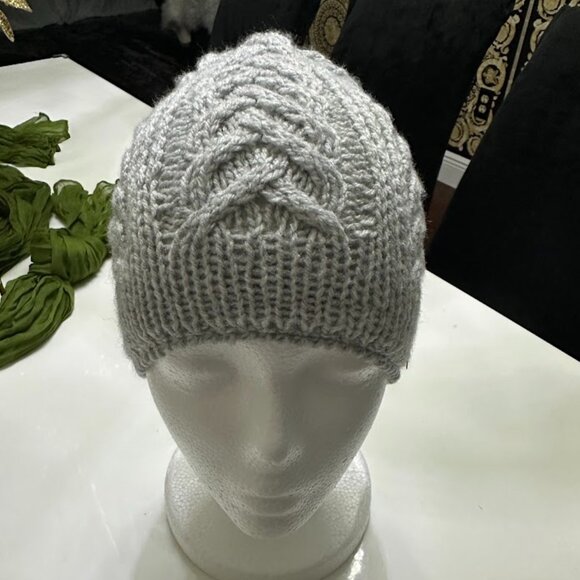 Handmade Gray Chunky Knit Hat with Braided Cable Pattern - Picture 6 of 6
